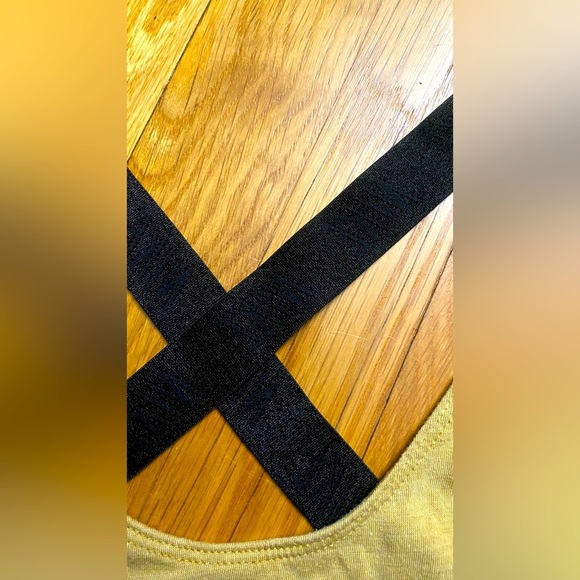 Nike Dri-Fit Women’s Strappy Tank Top Size Small - Picture 5 of 6